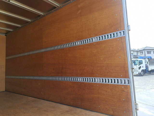 いすゞエルフアルミバン小型（2t・3t）[写真34]