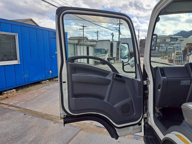 いすゞエルフアルミバン小型（2t・3t）[写真09]