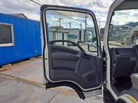 いすゞエルフアルミバン小型（2t・3t）[写真10]