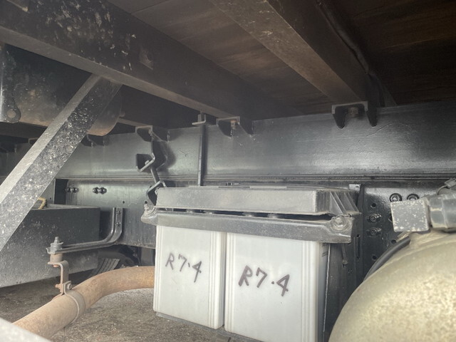 三菱ふそうファイタースクラップ運搬車増トン（6t・8t）[写真13]