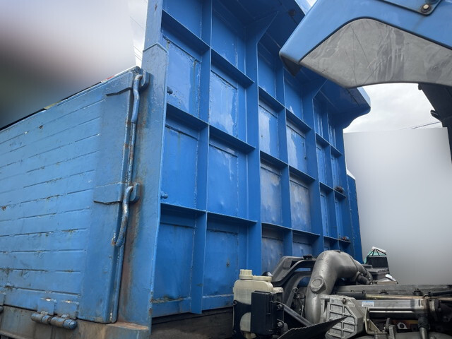 三菱ふそうファイタースクラップ運搬車増トン（6t・8t）[写真06]