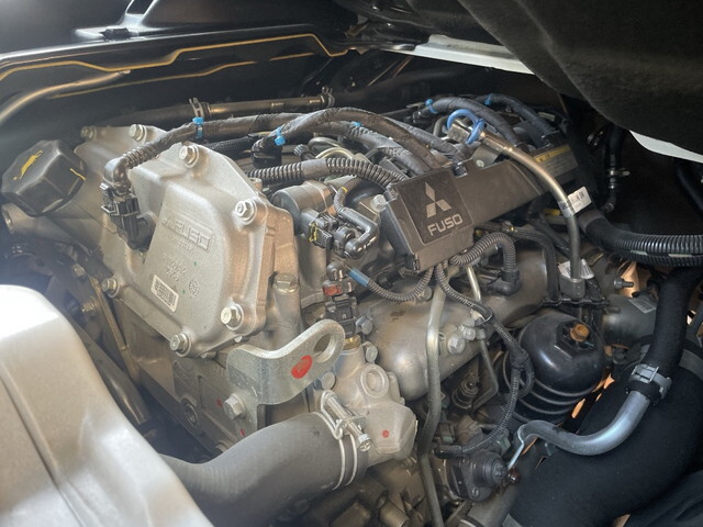 三菱ふそうキャンターダブルキャブ（Wキャブ）小型（2t・3t）[写真18]