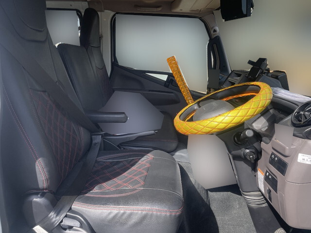 三菱ふそうキャンターダブルキャブ（Wキャブ）小型（2t・3t）[写真20]