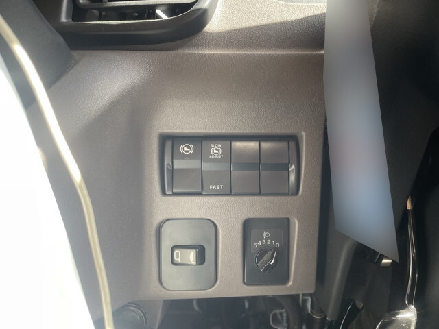 三菱ふそうキャンターダブルキャブ（Wキャブ）小型（2t・3t）[写真32]