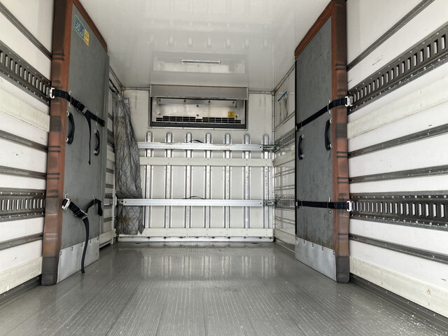 いすゞエルフ冷凍車（冷蔵車）小型（2t・3t）[写真14]