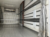 いすゞエルフ冷凍車（冷蔵車）小型（2t・3t）[写真16]