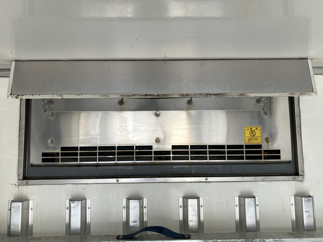 いすゞエルフ冷凍車（冷蔵車）小型（2t・3t）[写真19]