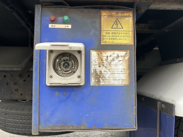 いすゞエルフ冷凍車（冷蔵車）小型（2t・3t）[写真23]