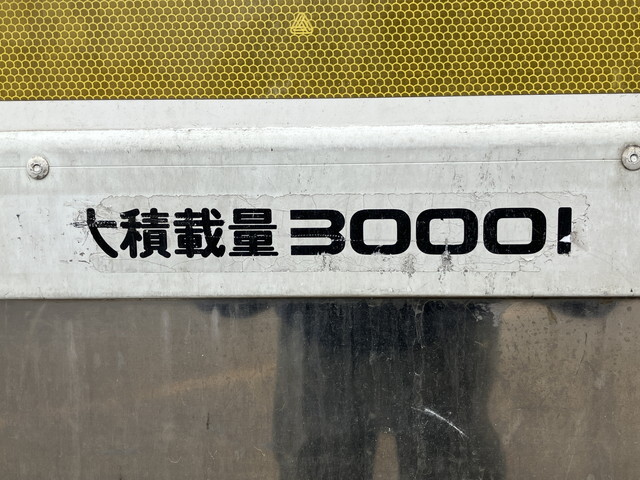 いすゞエルフ冷凍車（冷蔵車）小型（2t・3t）[写真24]