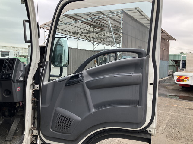 いすゞエルフ冷凍車（冷蔵車）小型（2t・3t）[写真31]