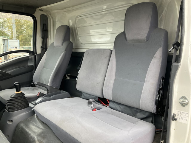 いすゞエルフ冷凍車（冷蔵車）小型（2t・3t）[写真32]