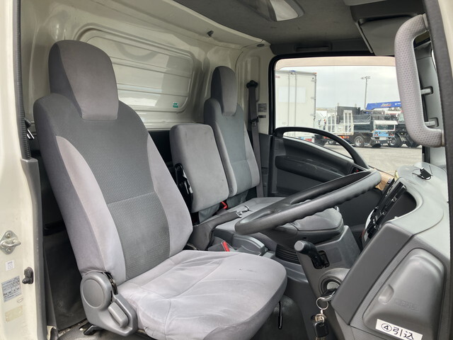 いすゞエルフ冷凍車（冷蔵車）小型（2t・3t）[写真33]