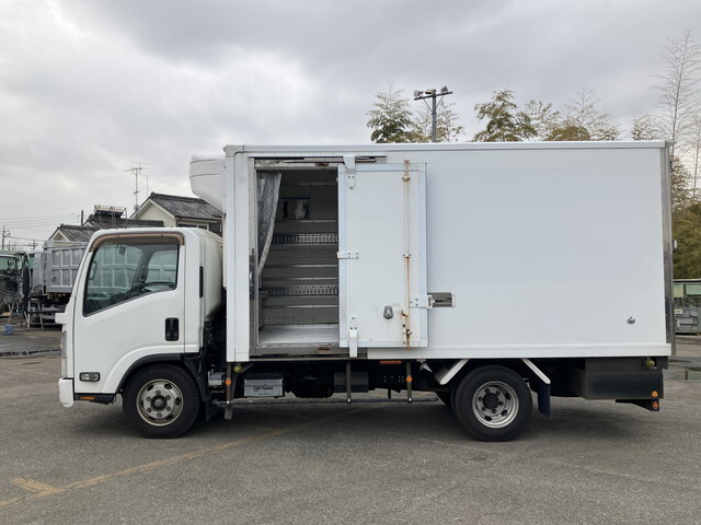 いすゞエルフ冷凍車（冷蔵車）小型（2t・3t）[写真05]