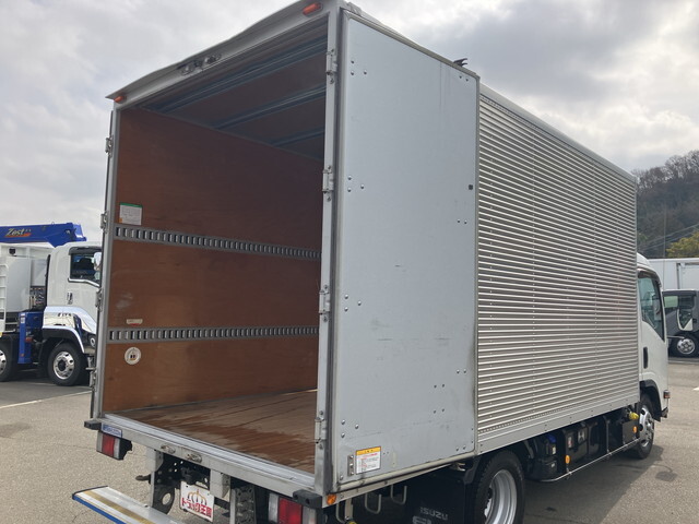 いすゞエルフアルミバン小型（2t・3t）[写真11]