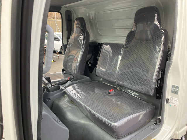 いすゞエルフアルミバン小型（2t・3t）[写真31]