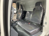 いすゞエルフアルミバン小型（2t・3t）[写真32]