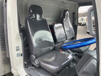 いすゞエルフアルミバン小型（2t・3t）[写真33]