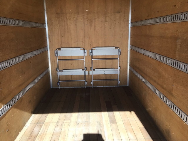 いすゞエルフアルミバン小型（2t・3t）[写真11]