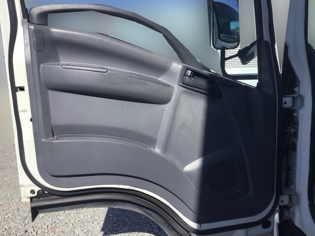 いすゞエルフアルミバン小型（2t・3t）[写真29]