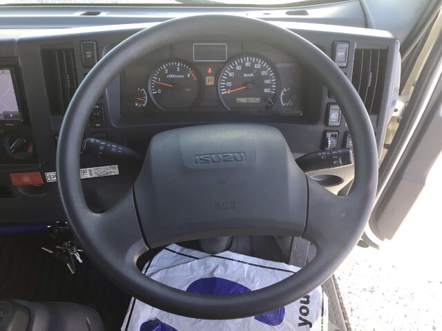 いすゞエルフアルミバン小型（2t・3t）[写真35]