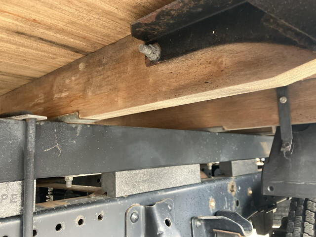 いすゞエルフクレーン3段小型（2t・3t）[写真23]