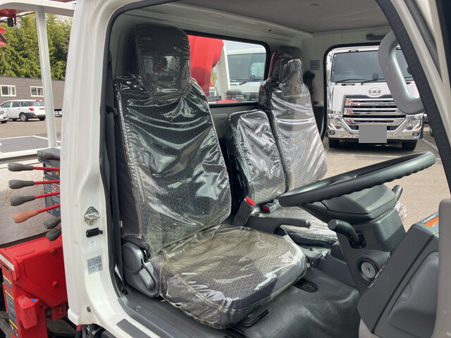 いすゞエルフクレーン3段小型（2t・3t）[写真32]