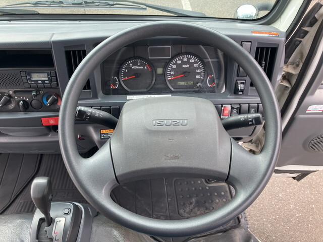 いすゞエルフクレーン3段小型（2t・3t）[写真34]