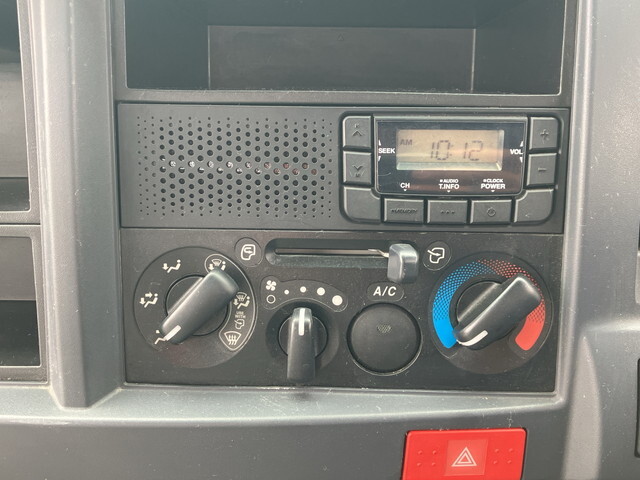 いすゞエルフクレーン3段小型（2t・3t）[写真37]