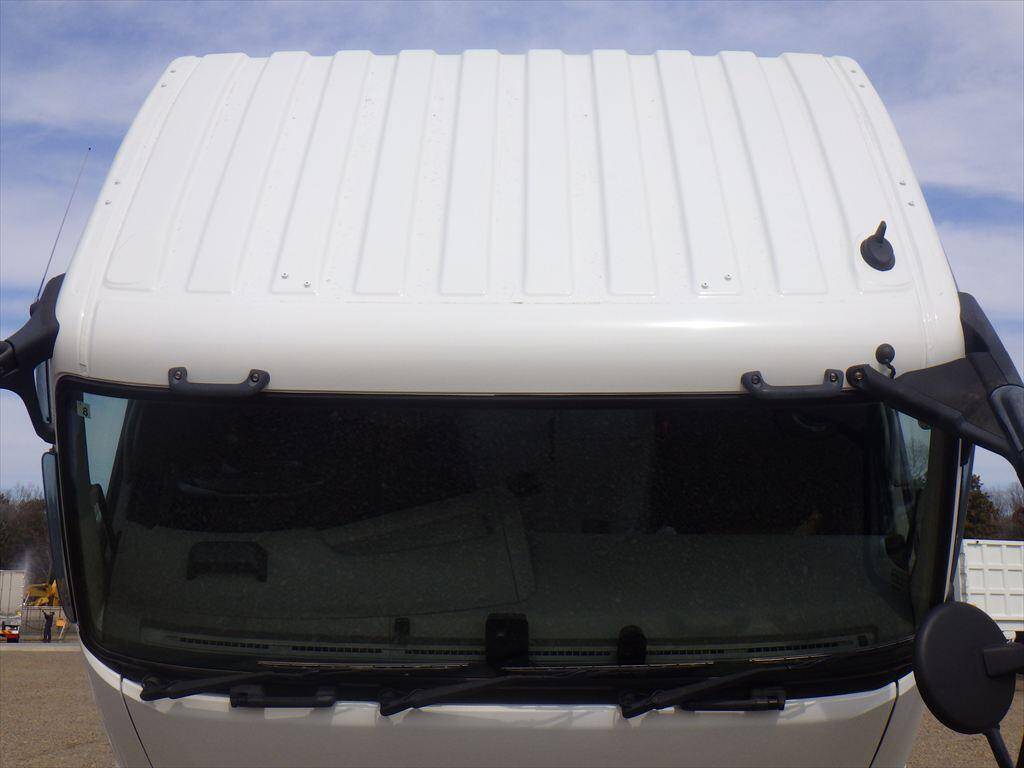 三菱ふそうスーパーグレートコンテナ専用車大型（10t）[写真15]