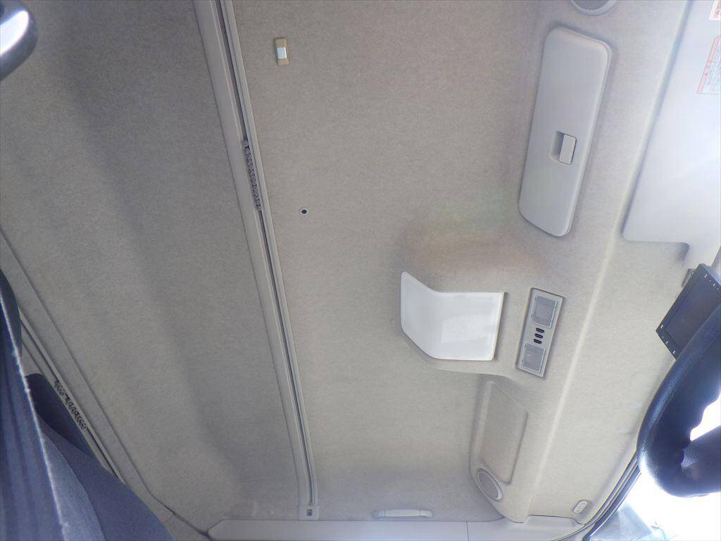 三菱ふそうスーパーグレートコンテナ専用車大型（10t）[写真19]