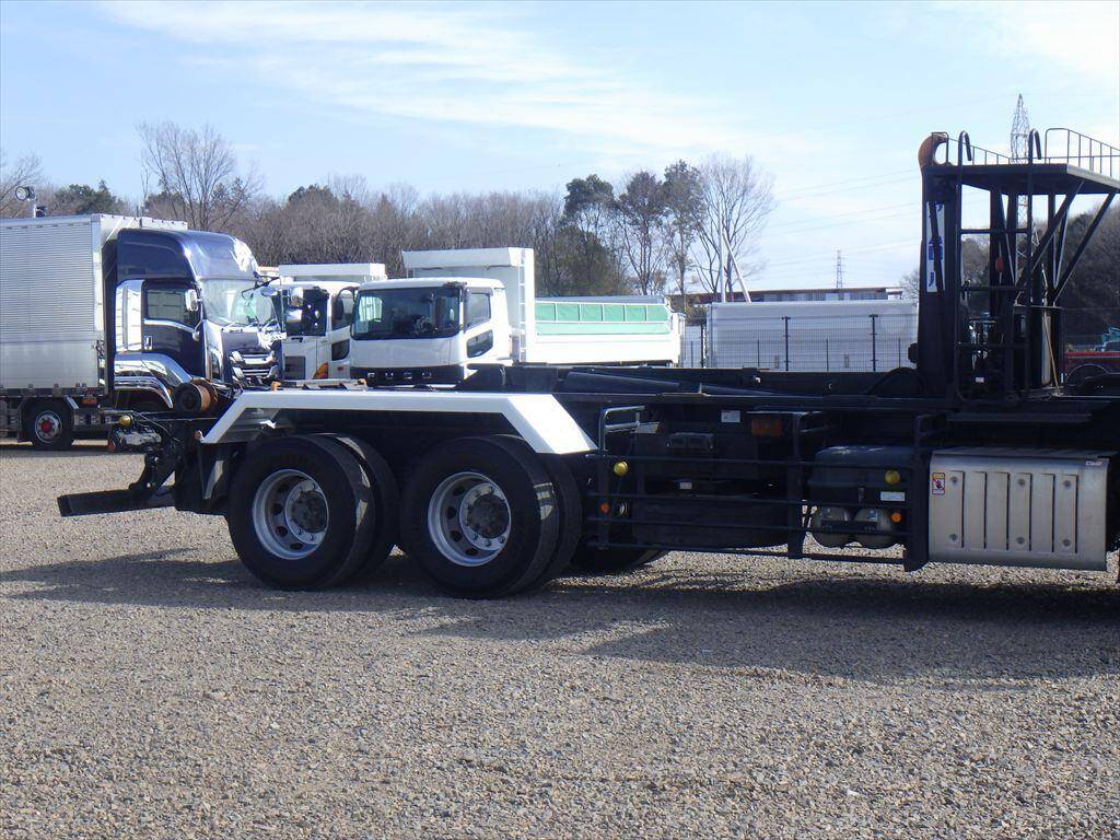 三菱ふそうスーパーグレートコンテナ専用車大型（10t）[写真03]