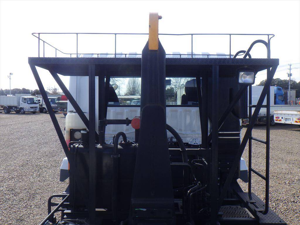 三菱ふそうスーパーグレートコンテナ専用車大型（10t）[写真05]