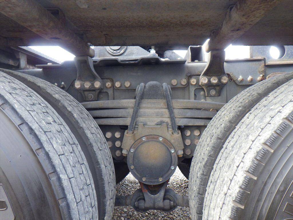 日野プロフィアトレーラーヘッド（トラクターヘッド）大型（10t）[写真12]