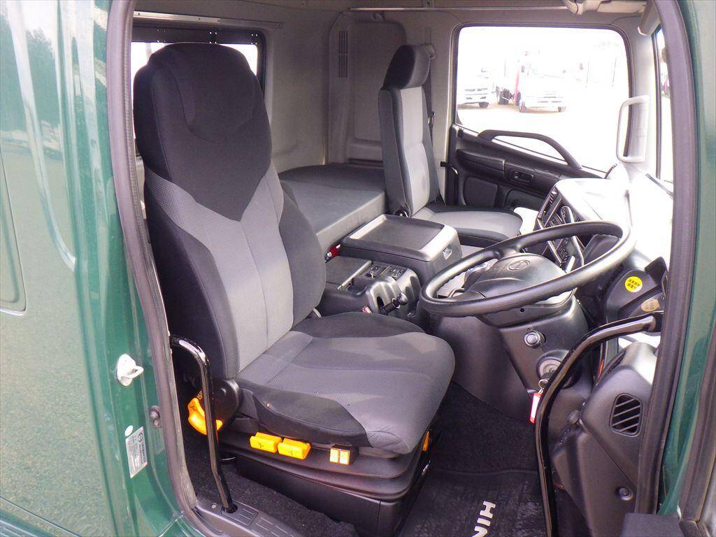 日野プロフィアトレーラーヘッド（トラクターヘッド）大型（10t）[写真17]