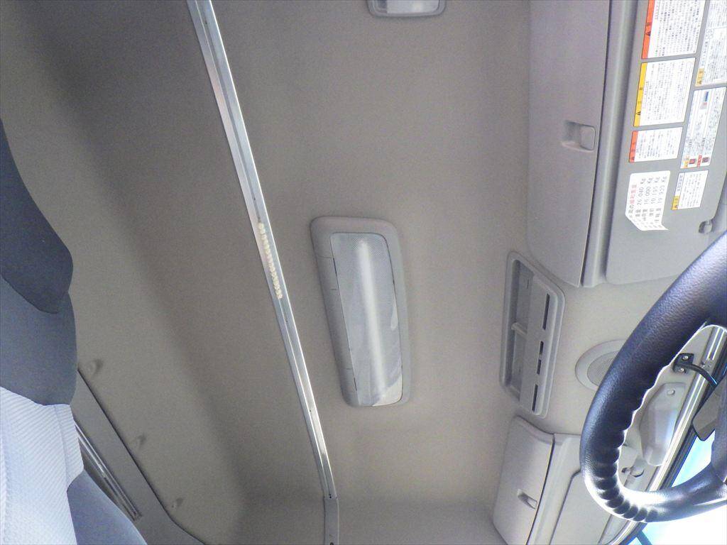 日野プロフィアトレーラーヘッド（トラクターヘッド）大型（10t）[写真20]