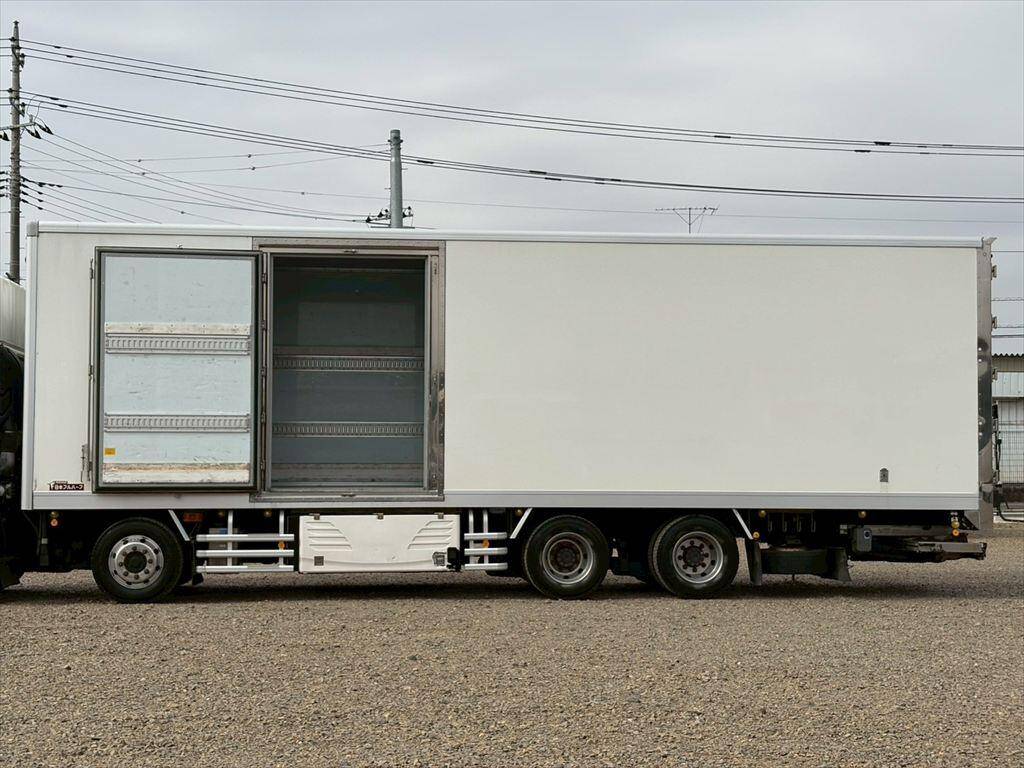 UDトラックスクオン冷凍車（冷蔵車）大型（10t）[写真13]