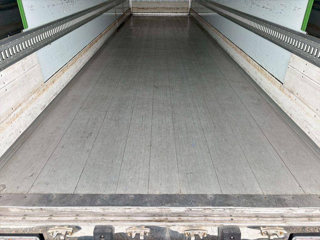 UDトラックスクオン冷凍車（冷蔵車）大型（10t）[写真08]