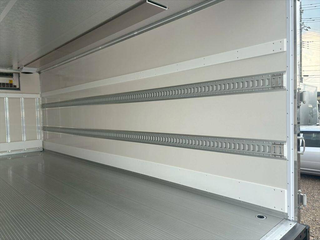 日野レンジャー冷凍車（冷蔵車）中型（4t）[写真10]