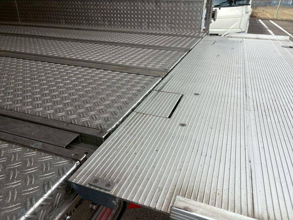 日野レンジャー冷凍車（冷蔵車）中型（4t）[写真13]