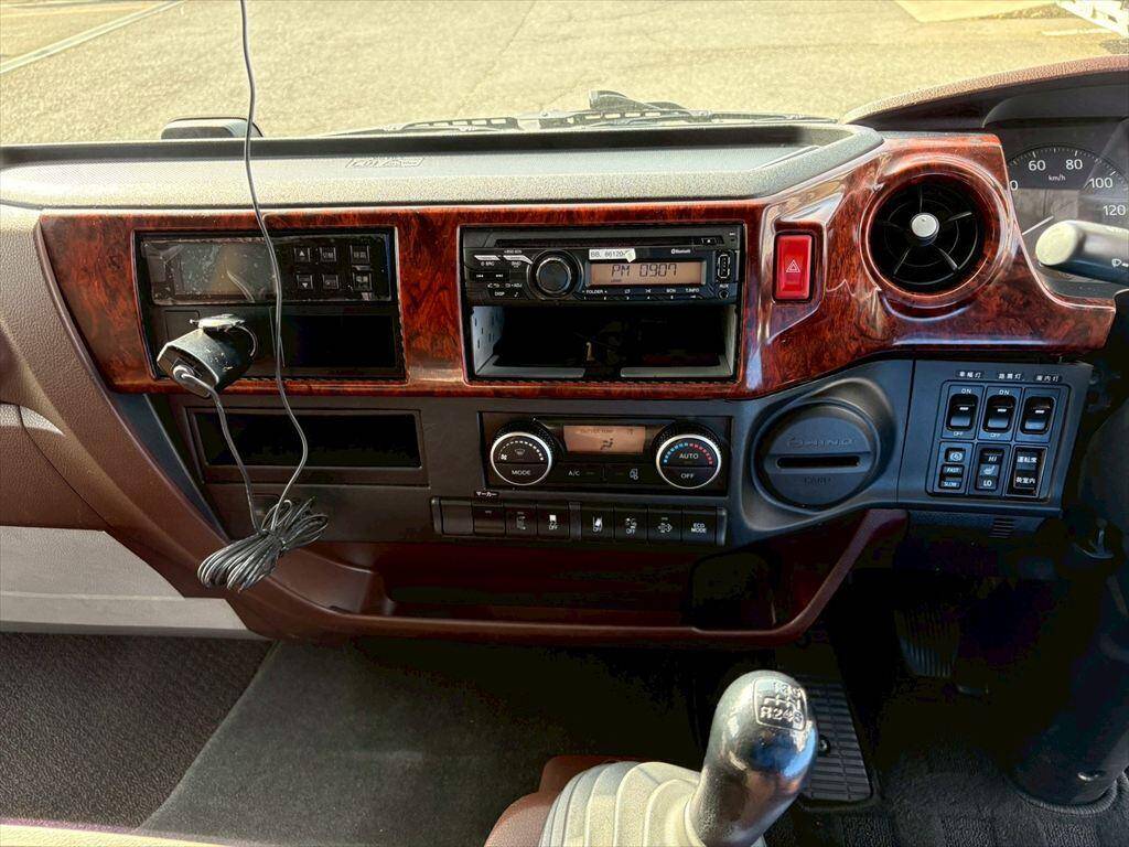 日野レンジャー冷凍車（冷蔵車）中型（4t）[写真22]