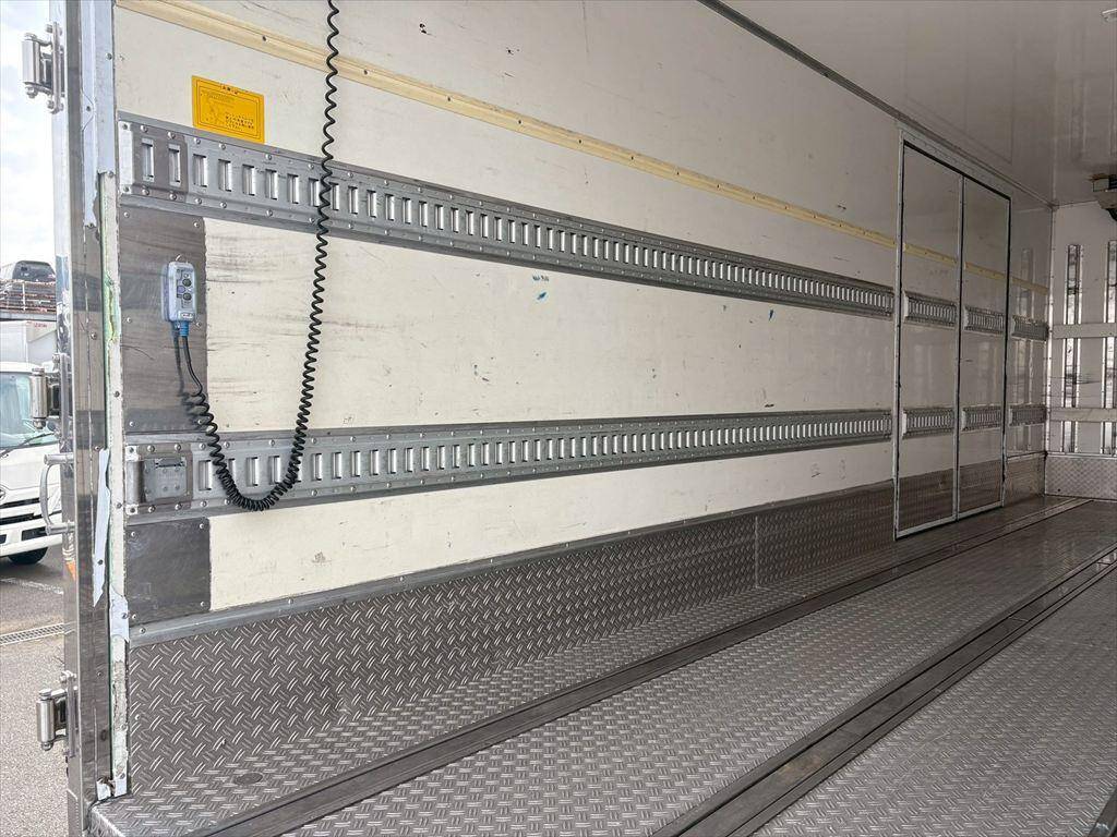 日野レンジャー冷凍車（冷蔵車）中型（4t）[写真09]