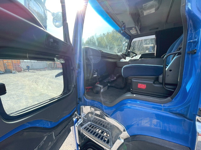 いすゞギガクレーン4段大型（10t）[写真40]