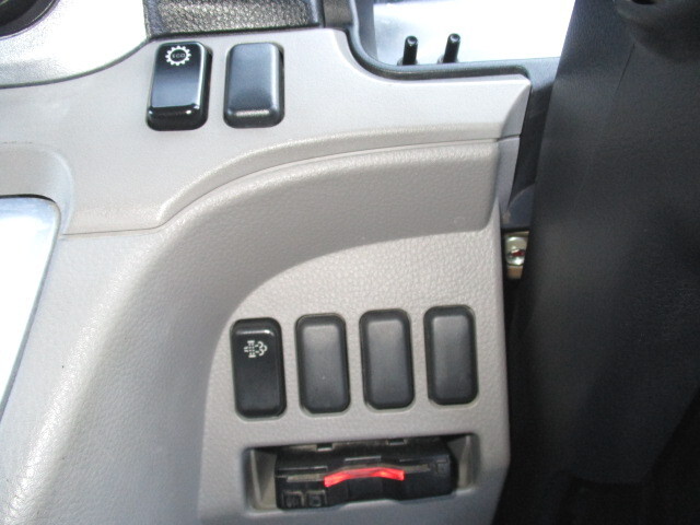 三菱ふそうキャンターダブルキャブ（Wキャブ）小型（2t・3t）[写真18]