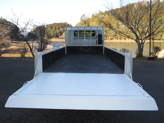 三菱ふそうキャンターダブルキャブ（Wキャブ）小型（2t・3t）[写真29]