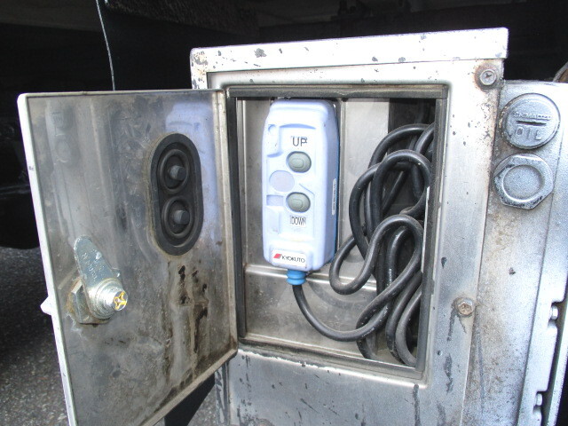 三菱ふそうキャンターダブルキャブ（Wキャブ）小型（2t・3t）[写真30]