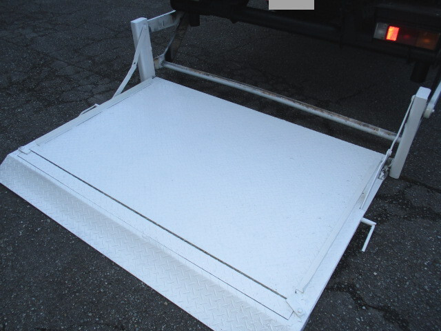 三菱ふそうキャンターダブルキャブ（Wキャブ）小型（2t・3t）[写真31]