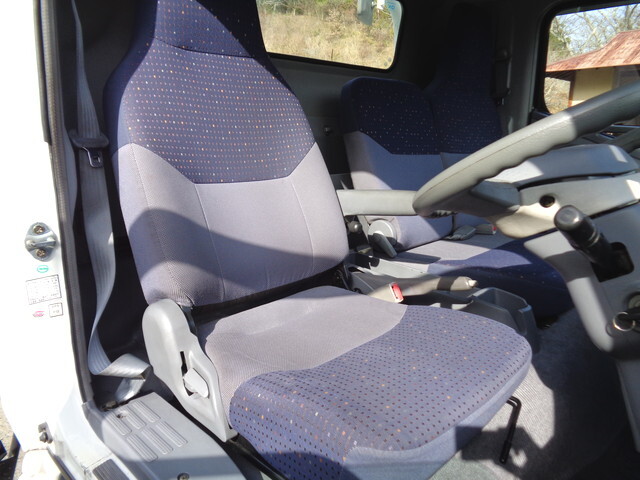 三菱ふそうキャンターセーフティローダー小型（2t・3t）[写真30]