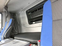 いすゞギガアルミウイング大型（10t）[写真14]