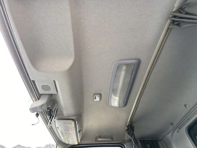 いすゞギガアルミウイング大型（10t）[写真16]