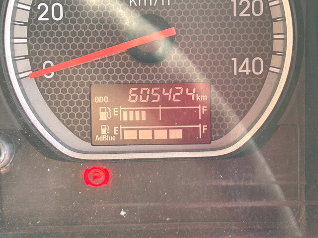 いすゞギガアルミウイング大型（10t）[写真21]